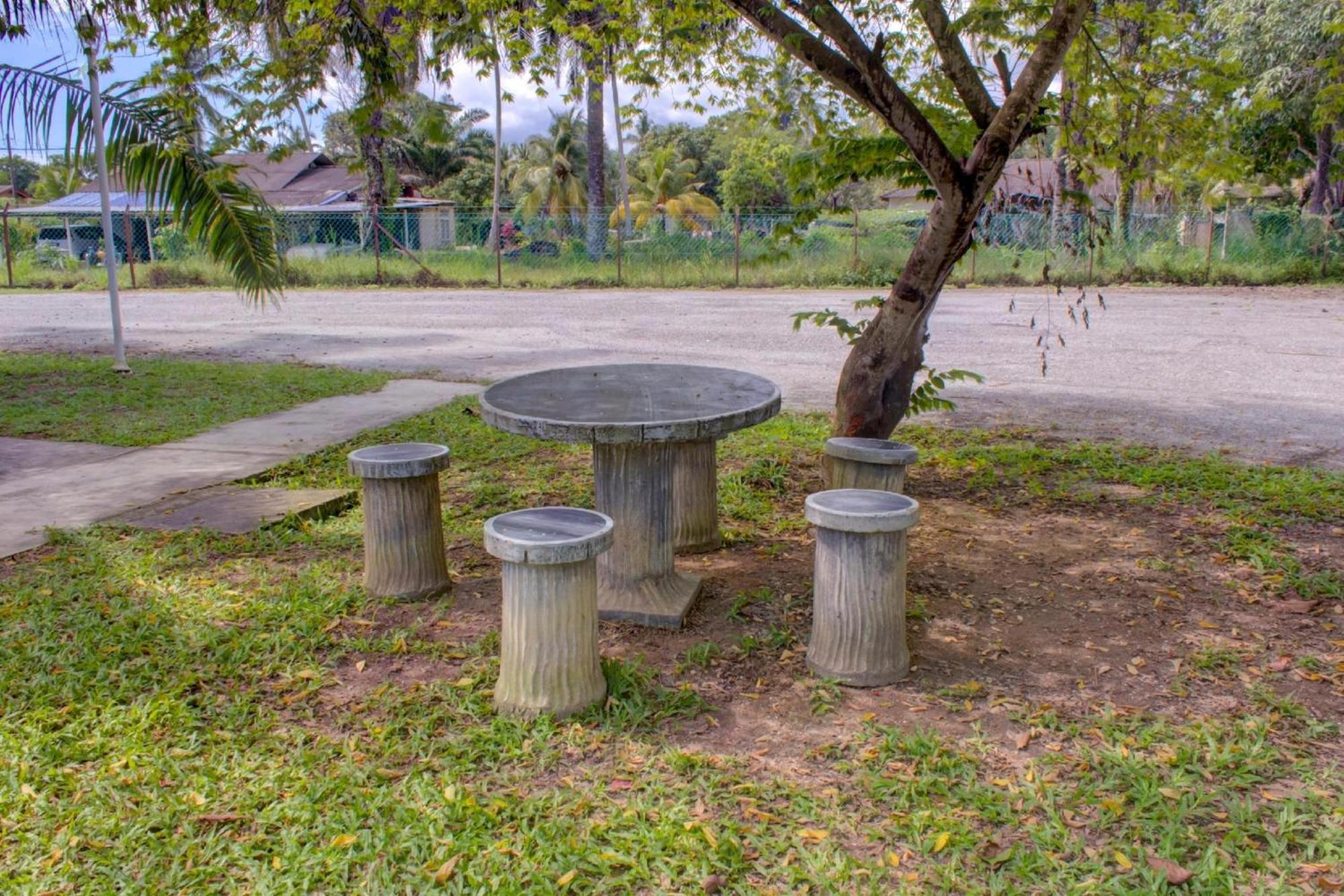 OYO 89896 Sedili Inn Resort Kota Tinggi Esterno foto